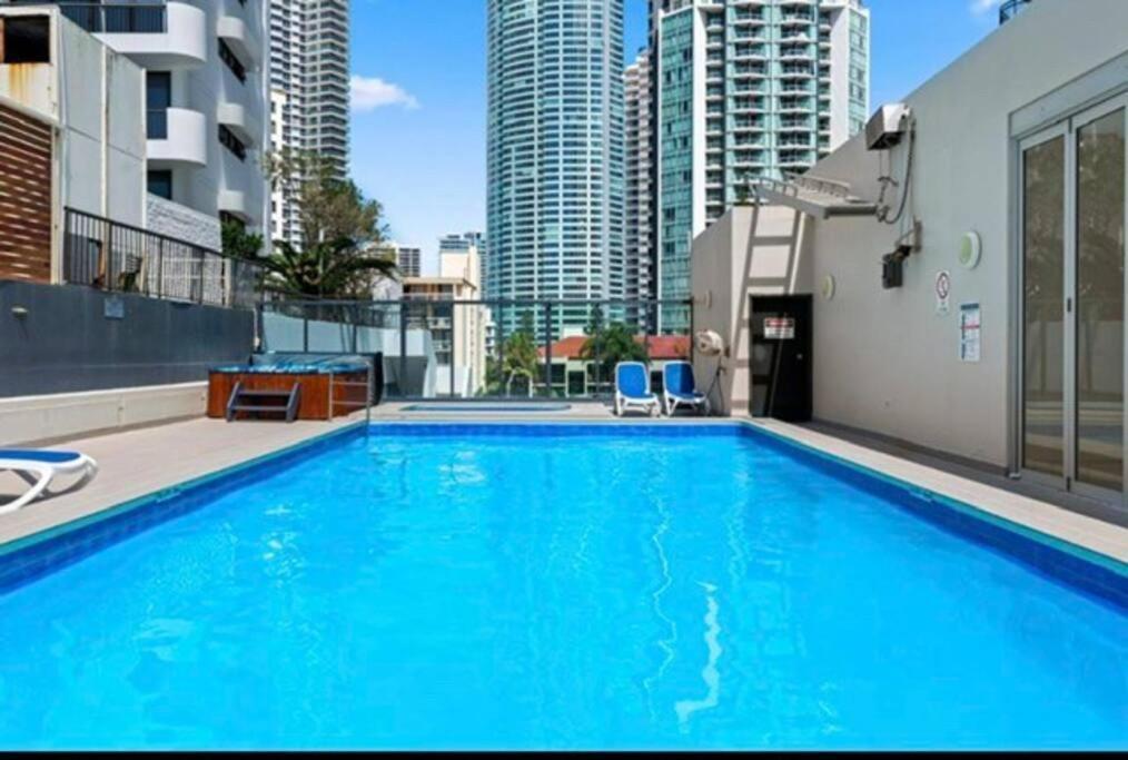 Fabulous Sea Views In The Heart Of Surfers Daire Gold Coast Dış mekan fotoğraf